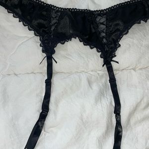 Frederick’s of Hollywood Black Garter